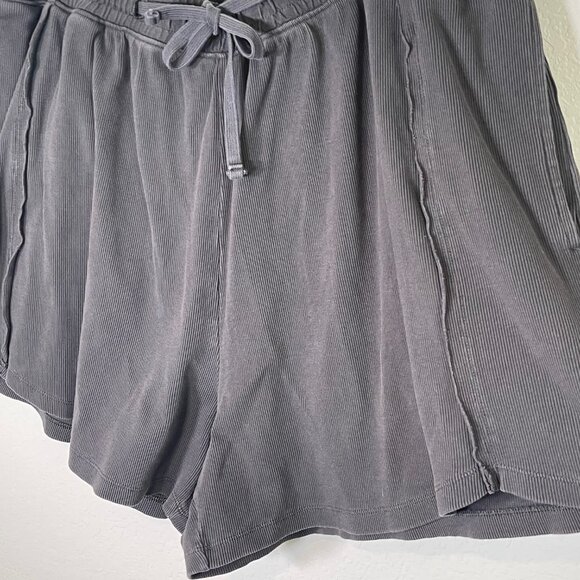 rare/self Mid Rise All Gender Exposed Seams Ribbed Shorts - Picture 5 of 12
